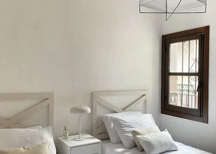 Santa Marina Con Patio Andalusi