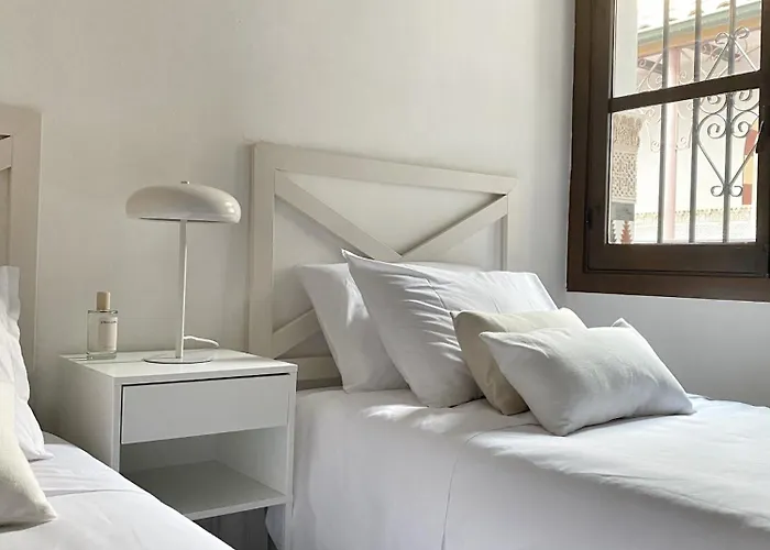 Santa Marina Con Patio Andalusí *